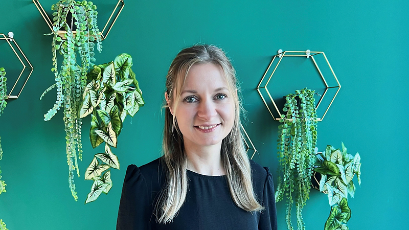 Julia, Learning Manager